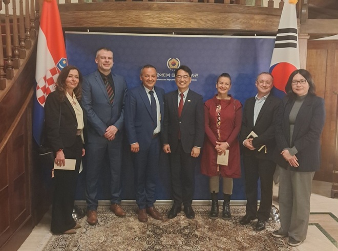 대사, Andrija Štampar 공중보건연구원 일행 초청 관저만찬(3.18)